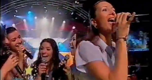 Lora era si ea colega cu Alex