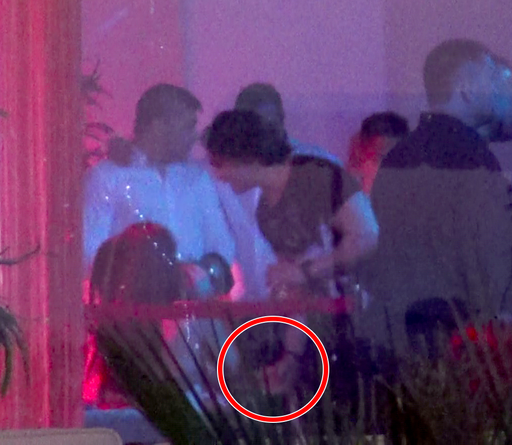 Pepe a tinut-o de mana, minute in sir, pe una dintre admiratoare