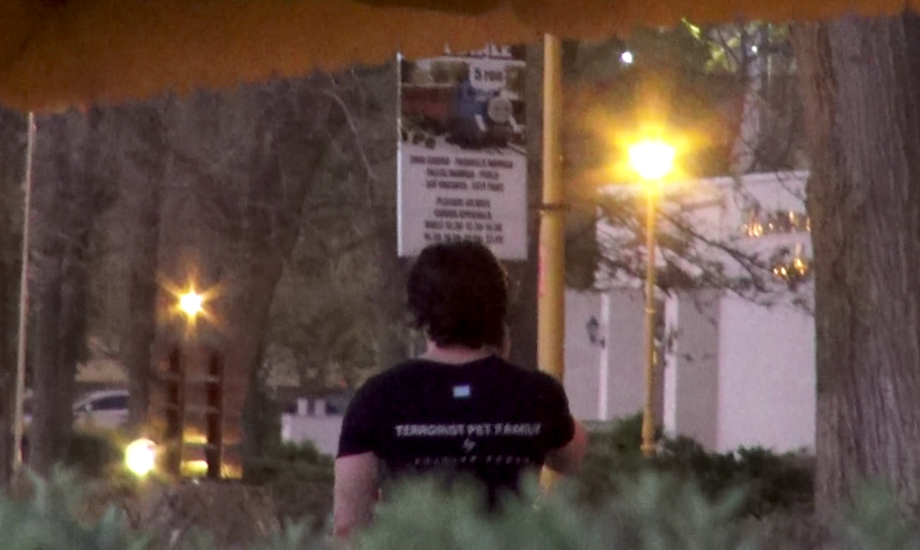 Pepe a plecat singurel spre taxi, dupa ivirea zorilor