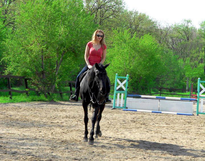 Julia si Gabriela intr-o plimbare matinala