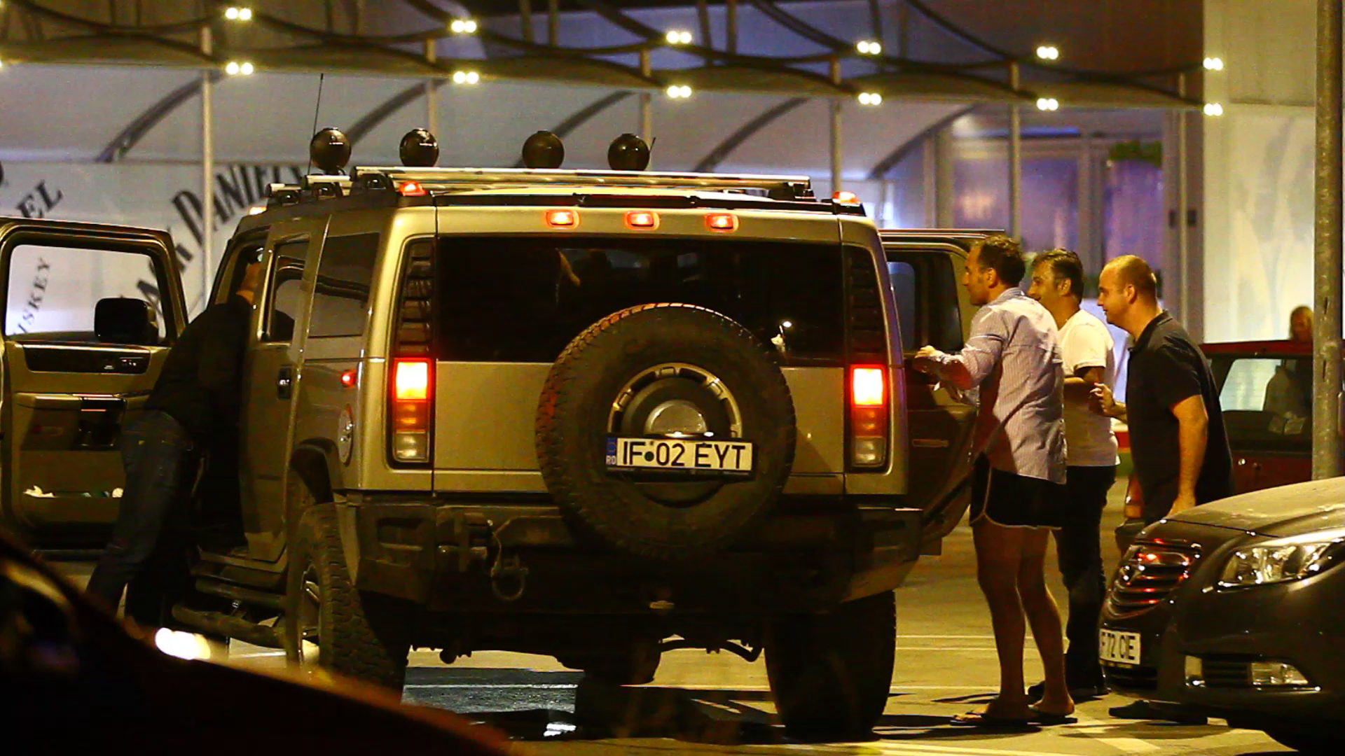 Pentru ca toti consumasera bauturi alcoolice au cerut ca un sofer sa ii duca la hotel