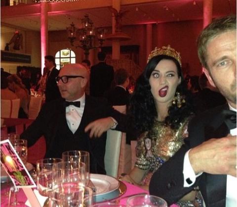 Bulter si Katy Perry, fosta lui iubita au stat la aceeasi masa, scaun langa scaun