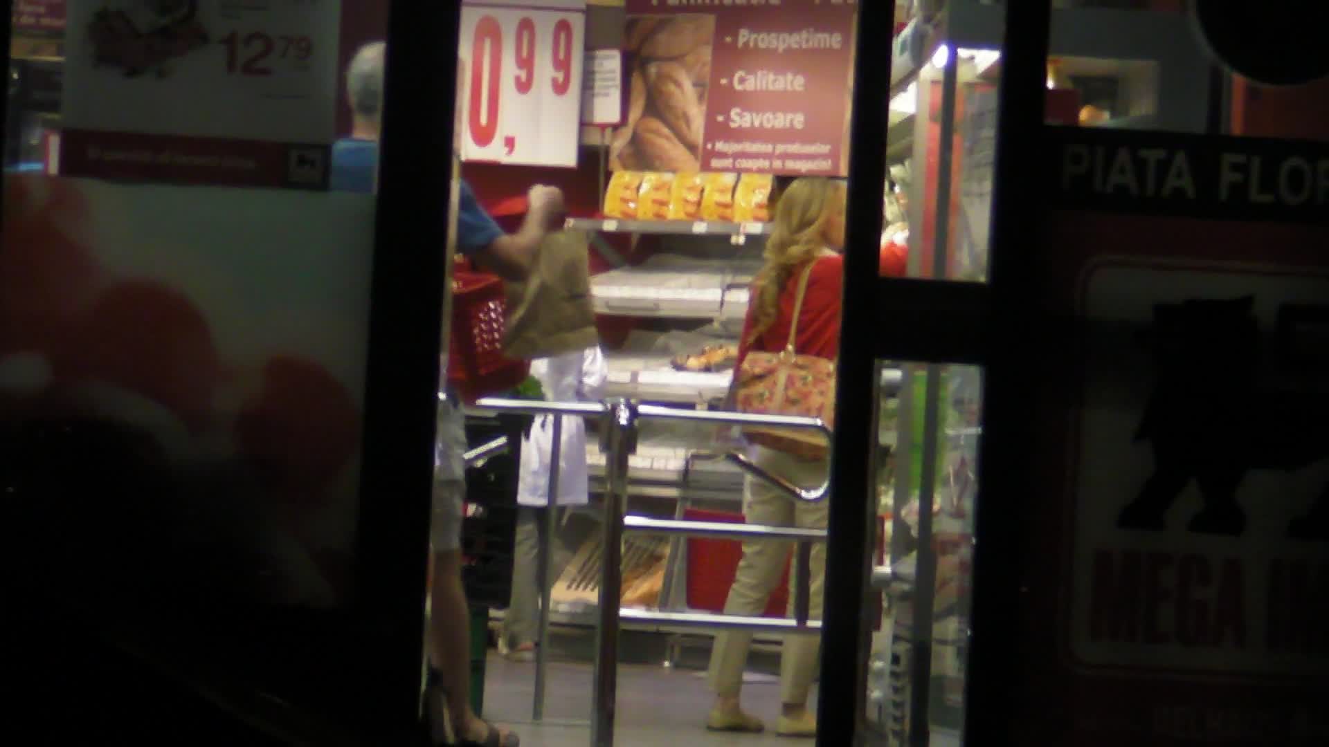 Si a cumparat cateva sucuri acidulate