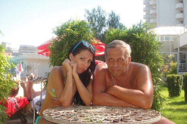 Celia, alaturi de tatal ei