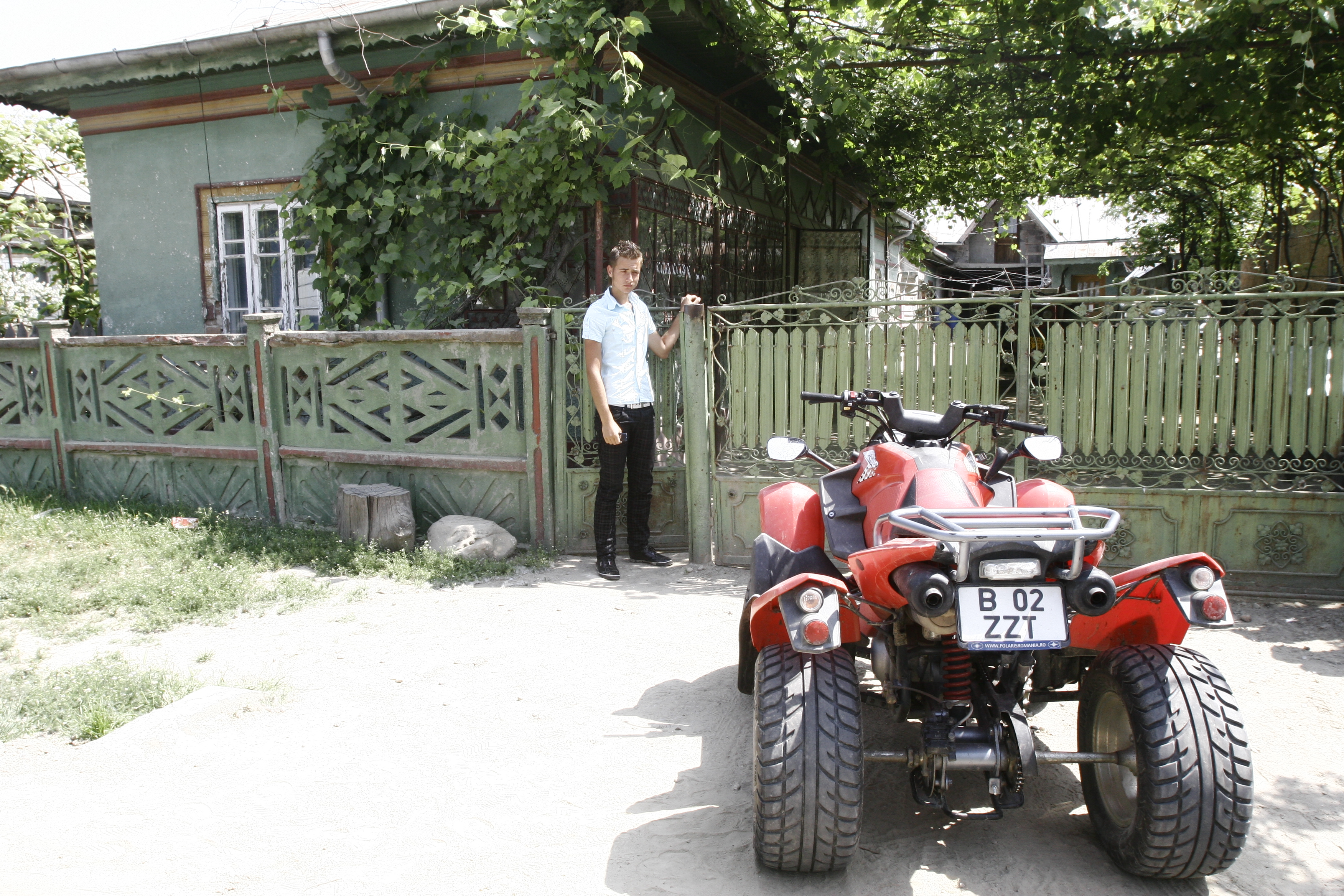 Fratele Loredanei Chivu