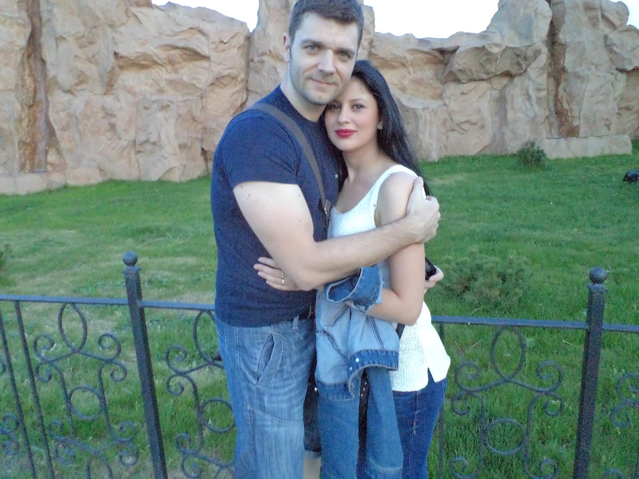 Artistul vrea sa o ia de sotie pe noua sa iubita