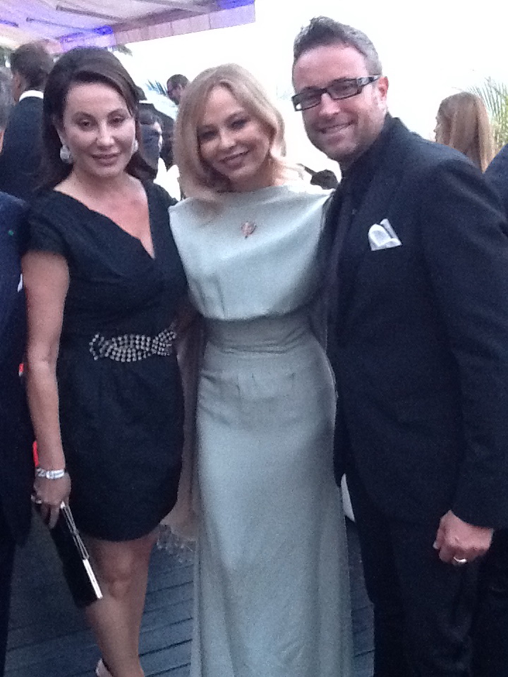 Botezatu, alaturi de actrita Ornella Mutti (centru)