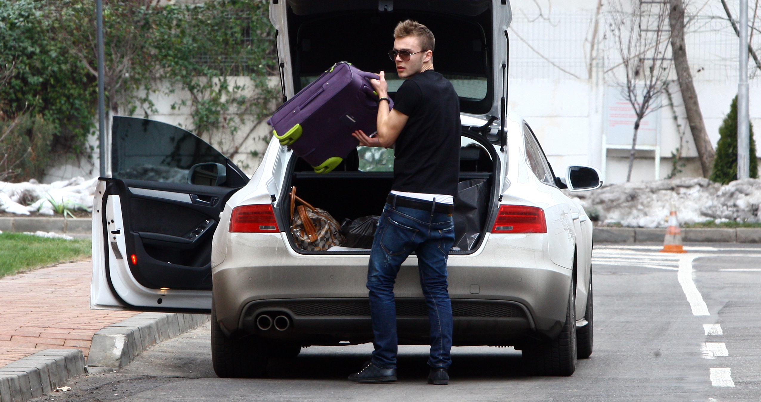 Fotbalistul Alex Maxim a trecut si el... pasager prin viata focoasei blonde