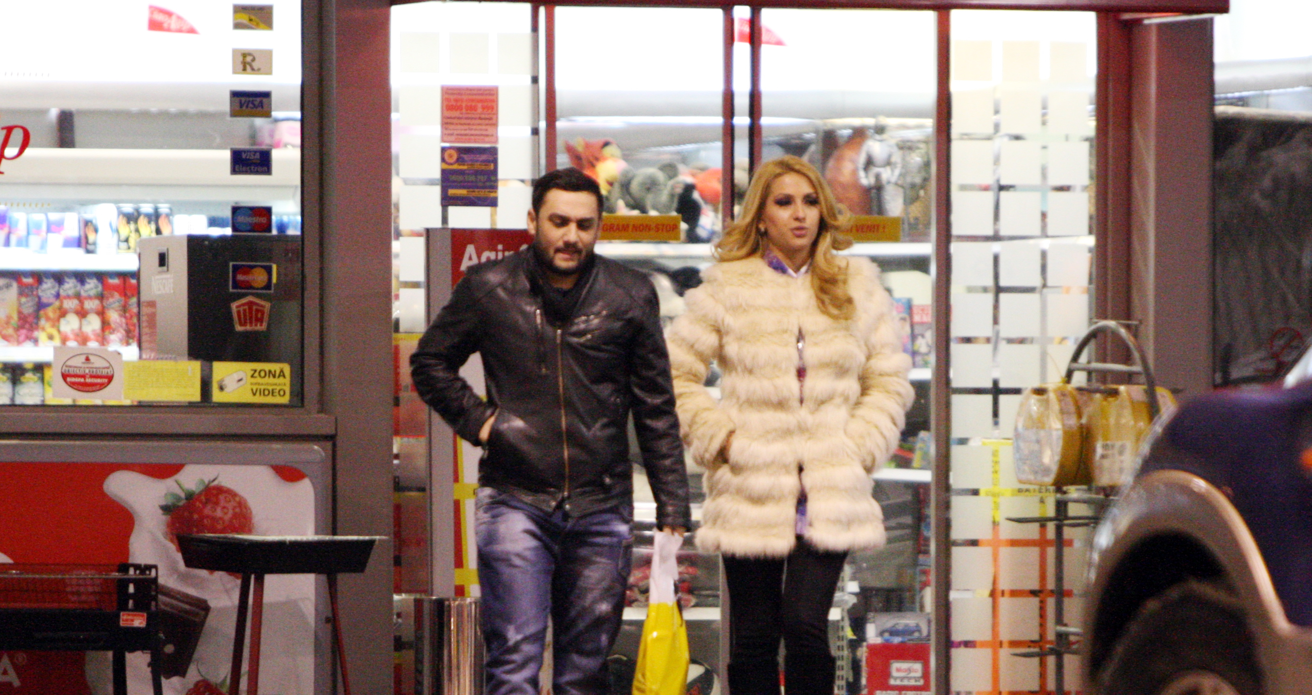 Robert Constantin si Rodica, pe vremea cand iubirea lor se masura in vacante de lux si cadouri scumpe