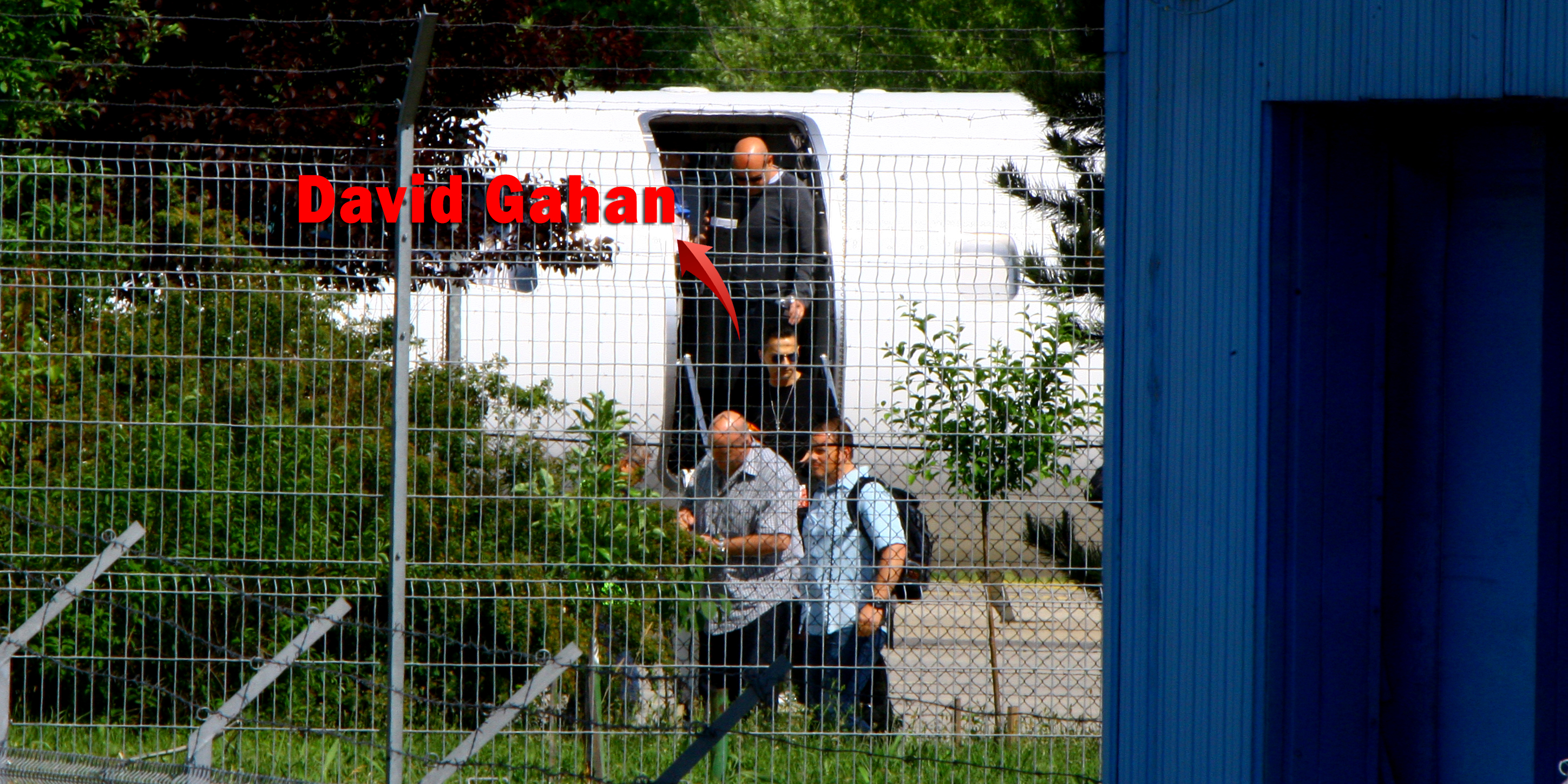 David, solistul trupei, l-a urmat indeaproape