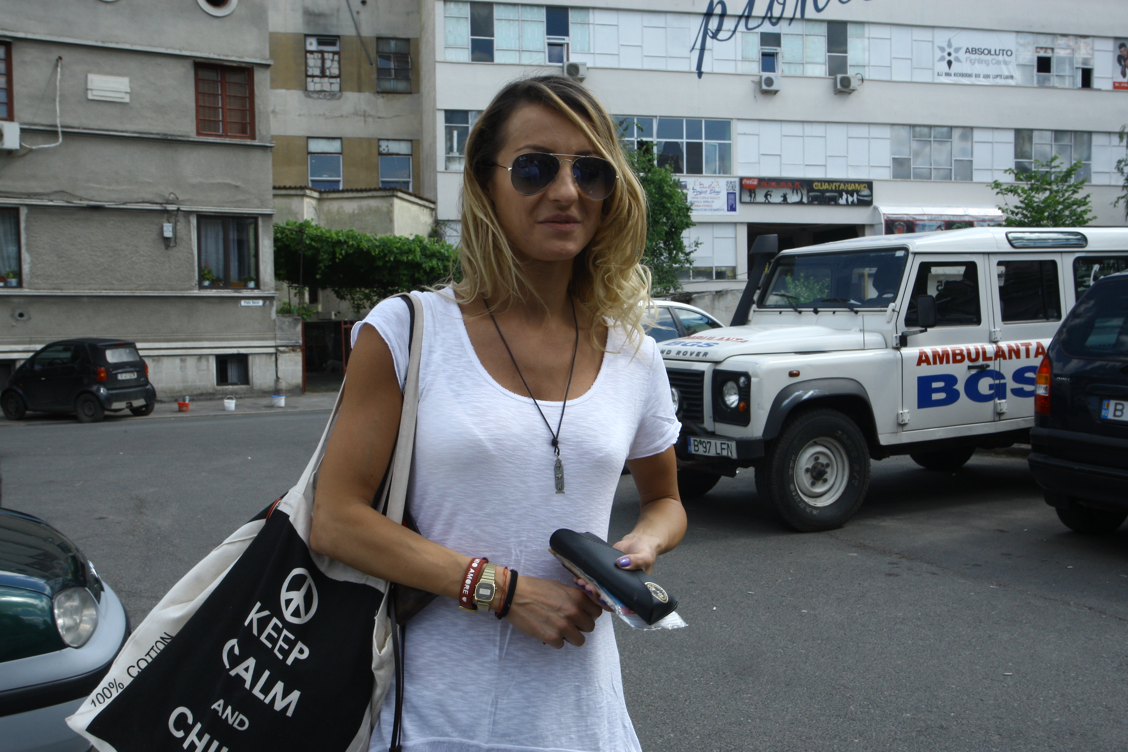 Tanara nu renunta la pasiunea ei pentru dans