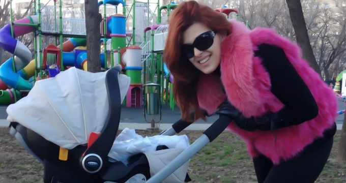 Diana merge aproape zilnic in parc cu fiica ei Riana