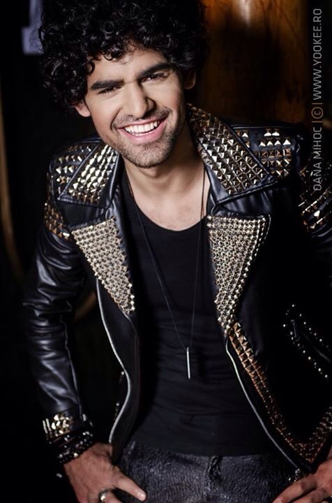 Tanarul spune ca are succes datorita atitudinii pozitive de care da dovada