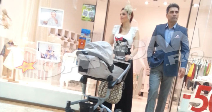 Marcel si fina Diana au colindat magazinele cu articole pentru copii