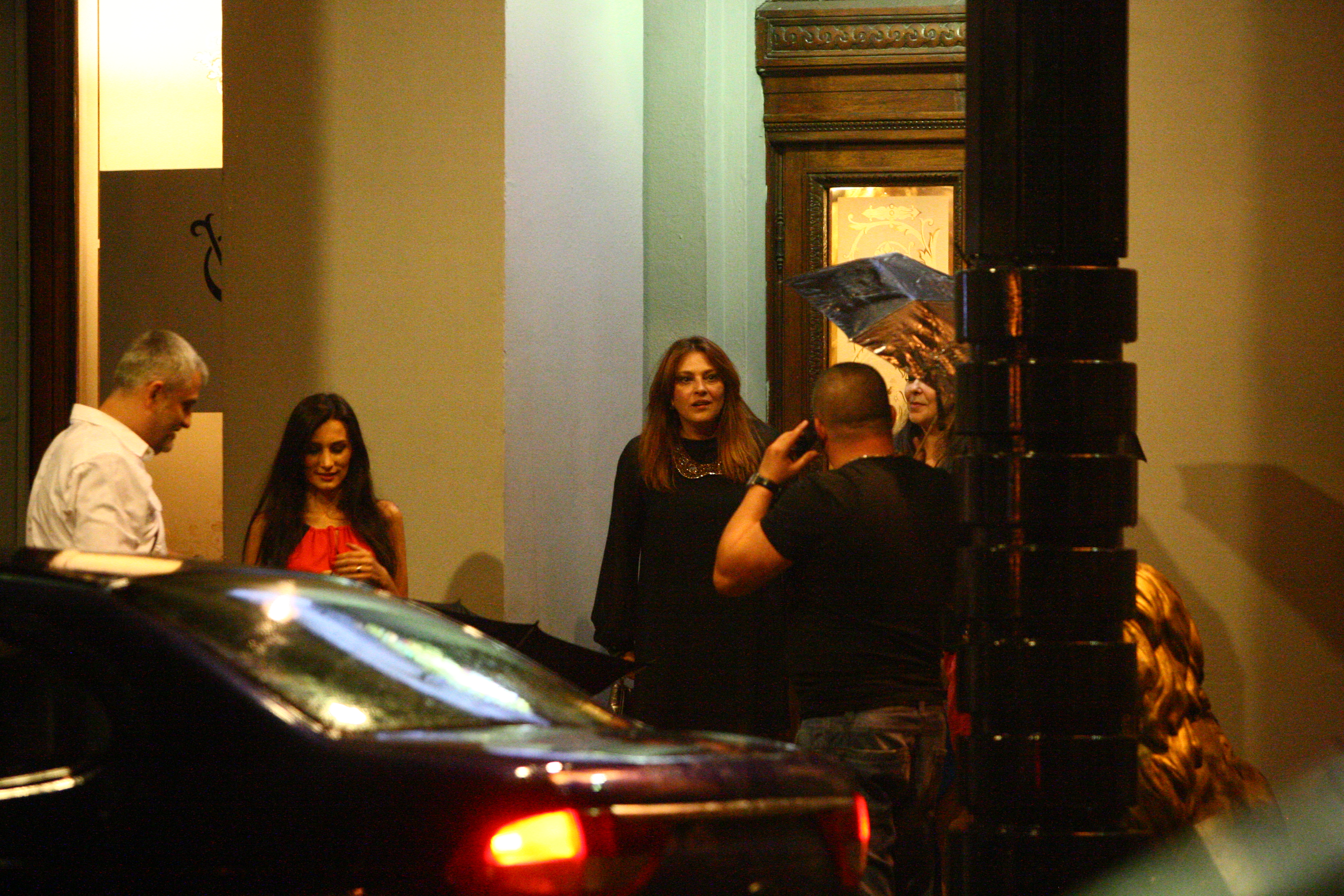 Ca un adevarat gentlman, Smiley a luat-o cu masina chiar din fata clubului pe prietena Ritei Muresan