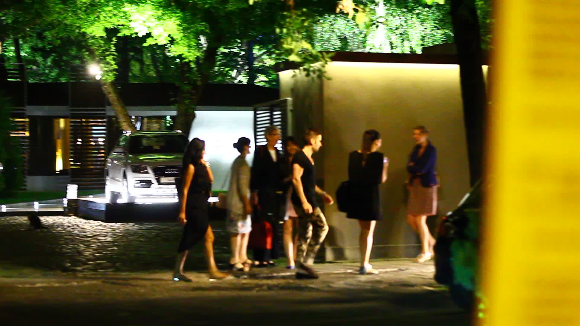 Pentru a pastra aparentele, cei doi au stat la distanta unul de celalalt