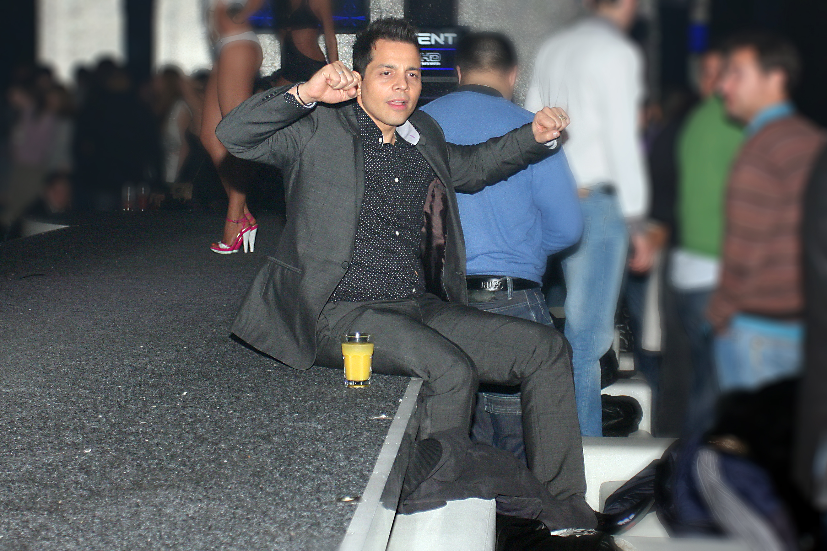 Jean de la Craiova nu stie ce sa se mai faca: nasul sau il aduce din nou in centrul unui scandal!