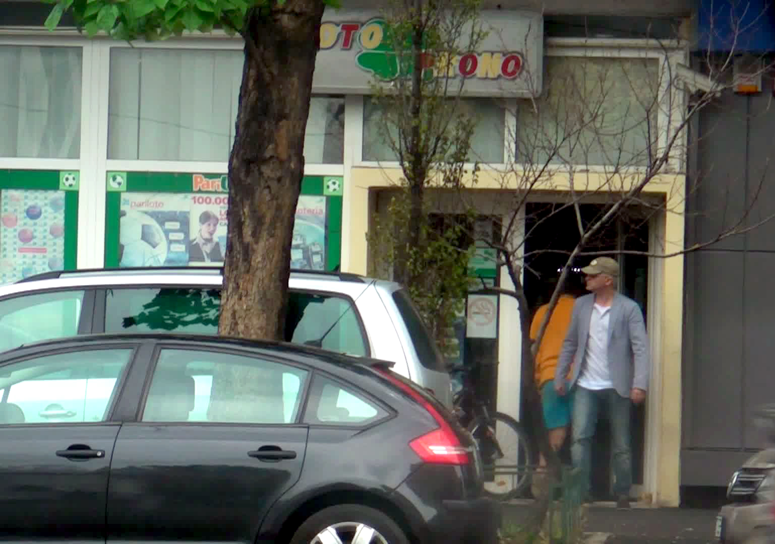 Iantu iese dintr-o sucursala Loto Prono