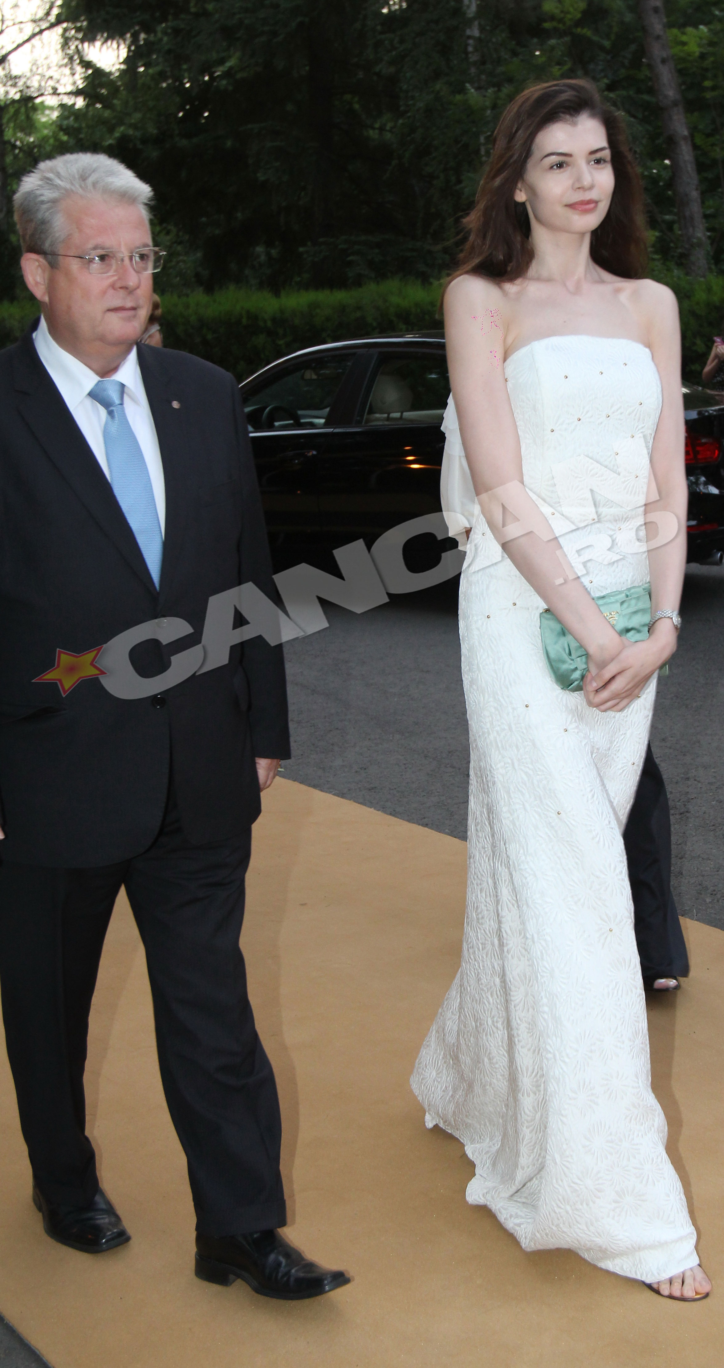 Monica Gabor a venit la petrecere insotita de fostul nas, Matei Miko