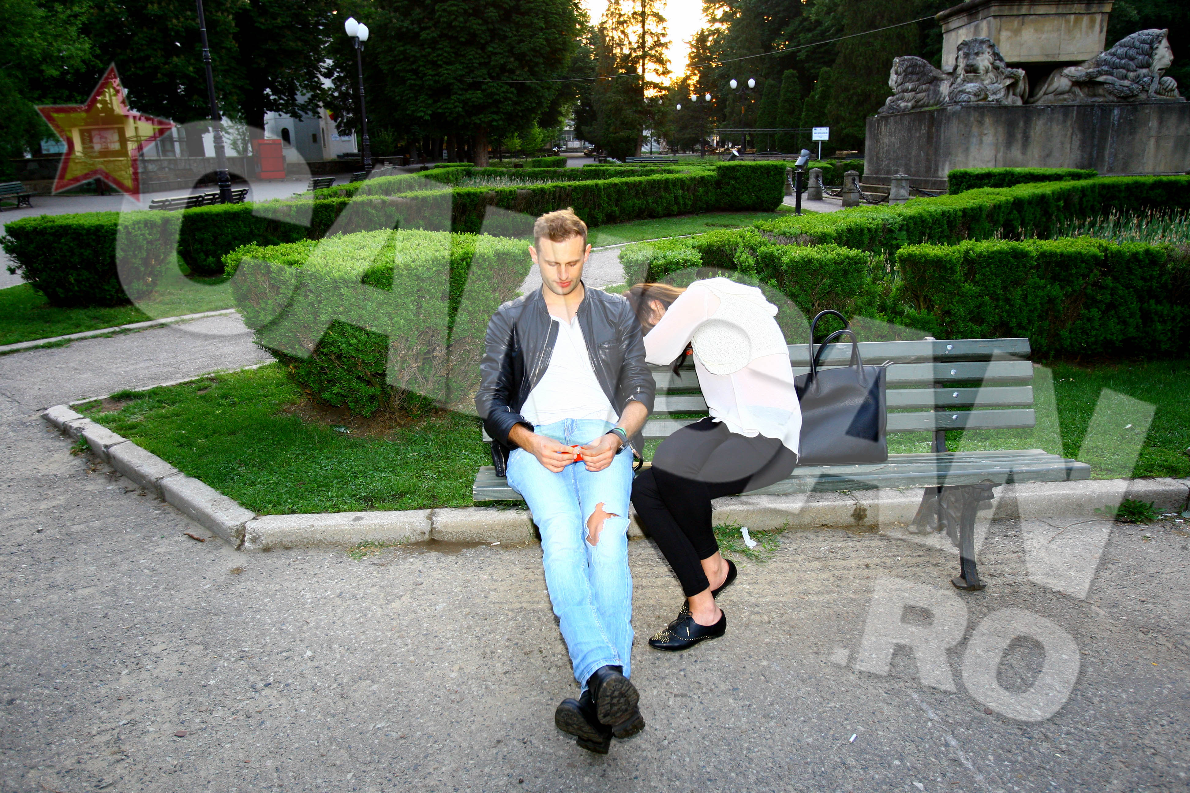 Prins in fapt, Sorin s-a pus pe oftat