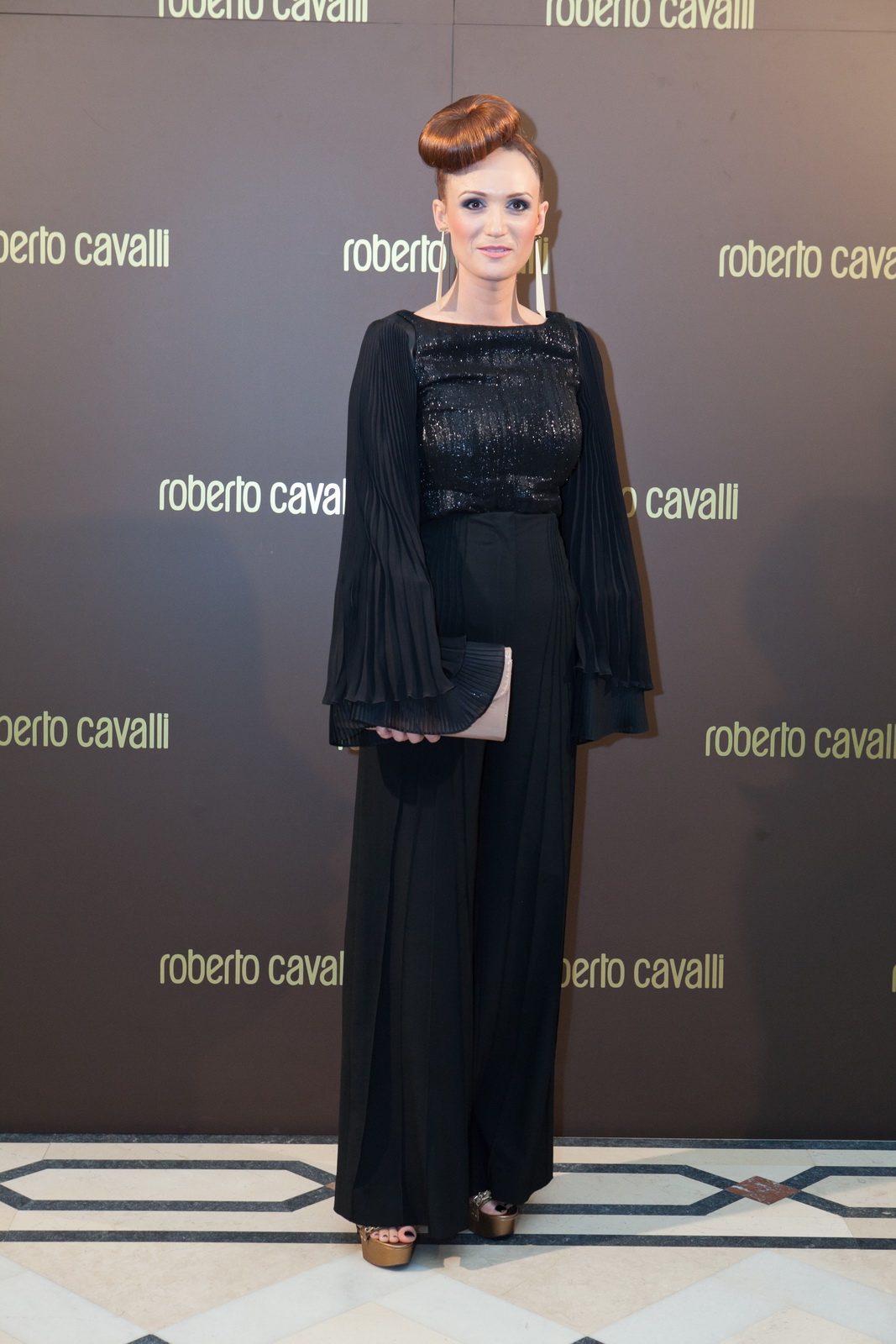 De cand este atat de preocupata de moda, Carmen Negoita a devenit atractia evenimentelor mondene la care participa