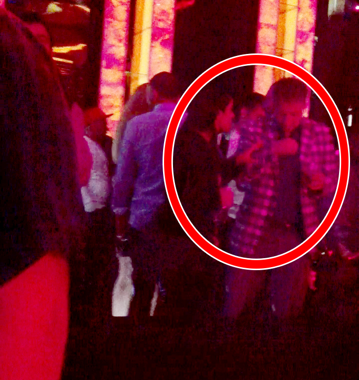 Antrenorul a vrut sa-i demonstreze finei ca o cruce e… binevenita chiar si daca te afli intr-un club de noapte