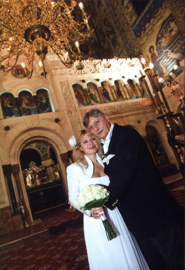 La putin timp dupa ce divortase de Alina Chivulescu, Cuptor a dus-o la altar pe… verisoara fostei sotii!