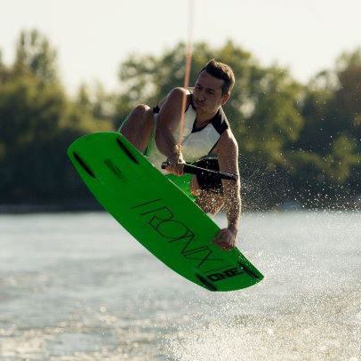 Ducu isi dedica mai tot timpul liber pasiunii lui pentru wake-board