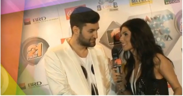 Sanziana Negru, alaturi de Smiley