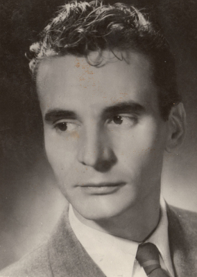 Actorul a fost unul dintre persoanele simpatizate de Ceausescu, fapt ce a starnit gelozia Elenei Ceausescu