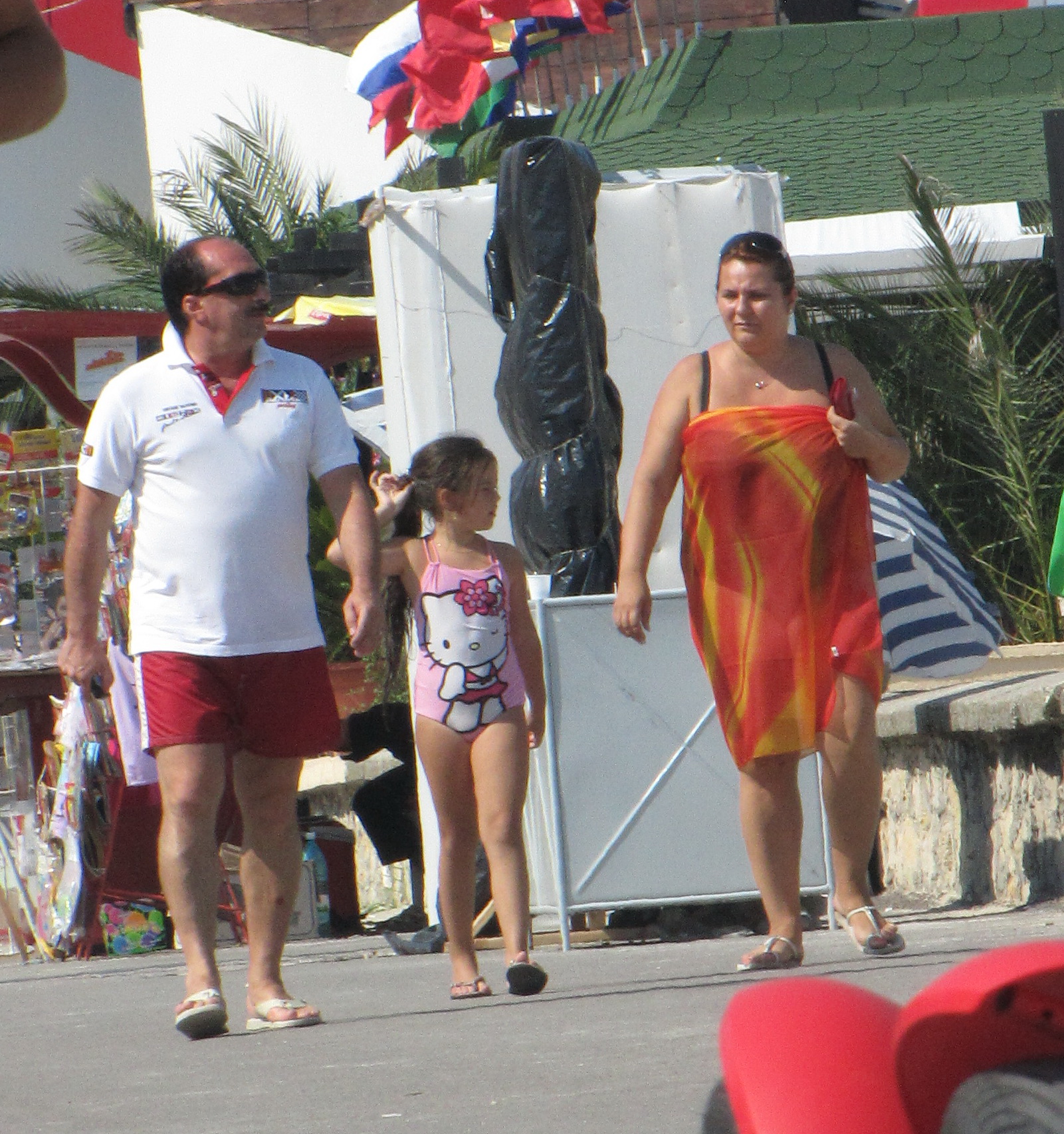 Nicoleta Tociu alaturi de sotul ei si de fetita