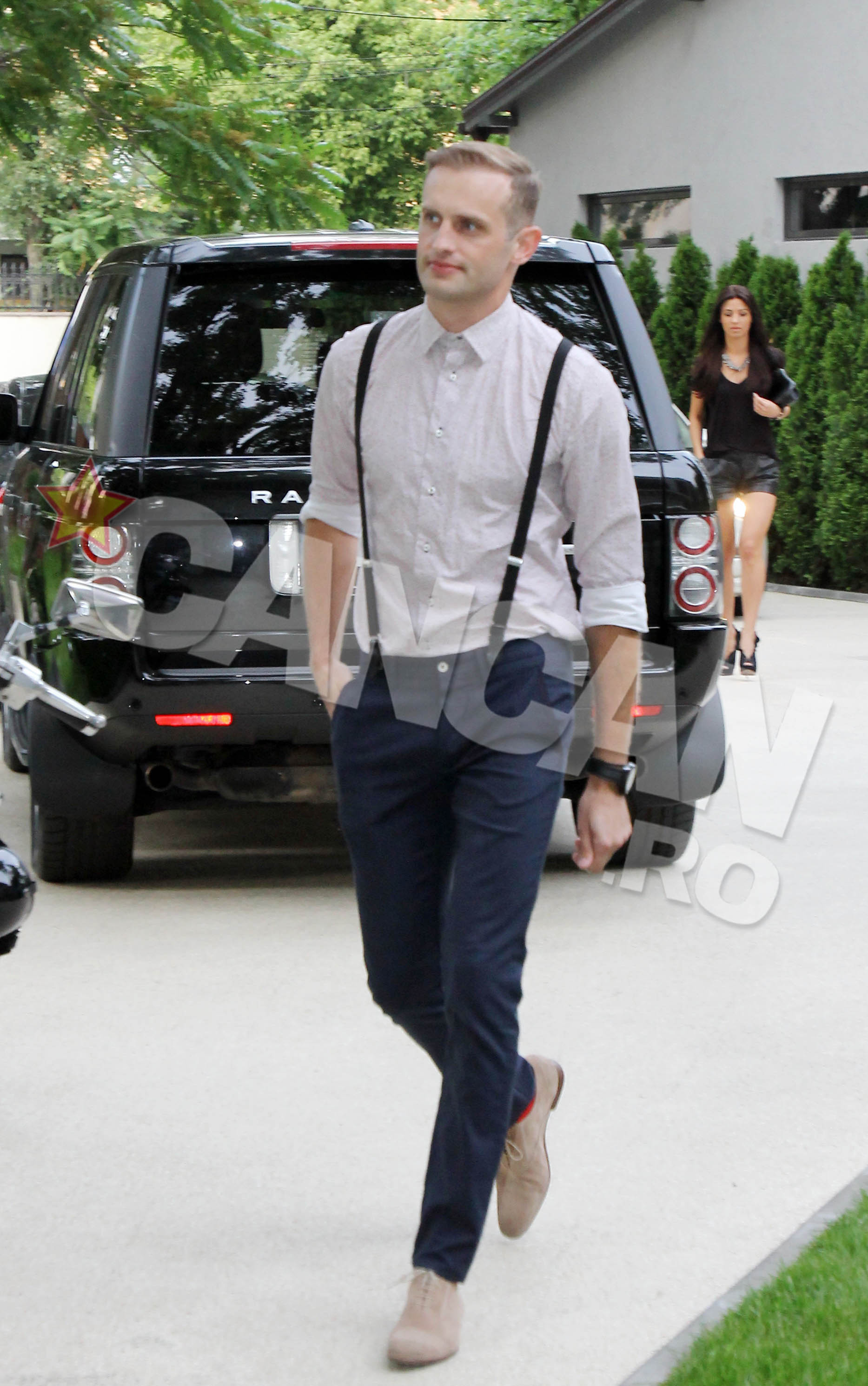 Sorin a mers la prezentarea la care spera sa o vada pe Daniela si a fost abatut toata seara