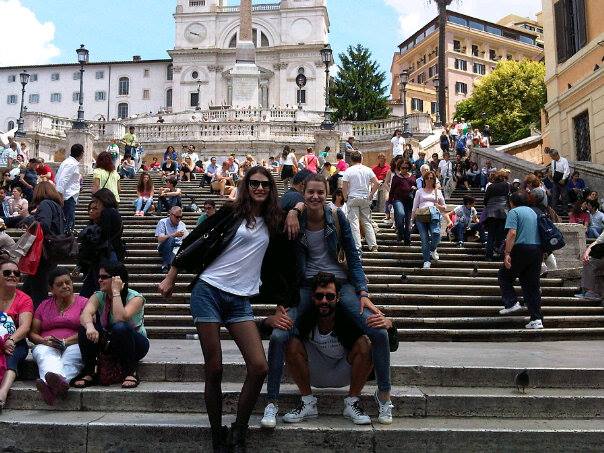 In timp ce fostului i se rupea inima, modelul declara pe internet ca nivelul ei de fericire a ajuns la 100%