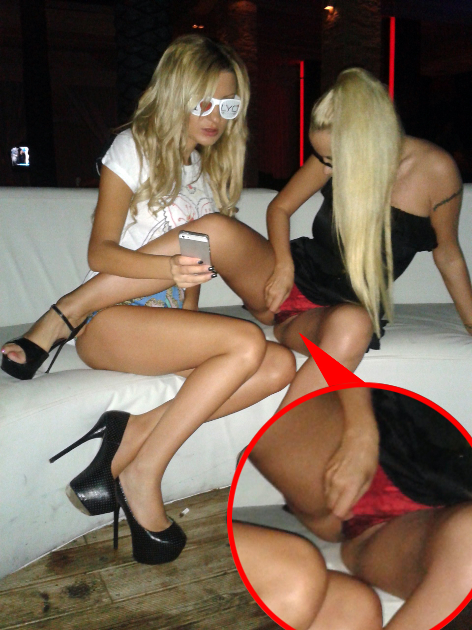 Simona isi trage de lenjeria intima