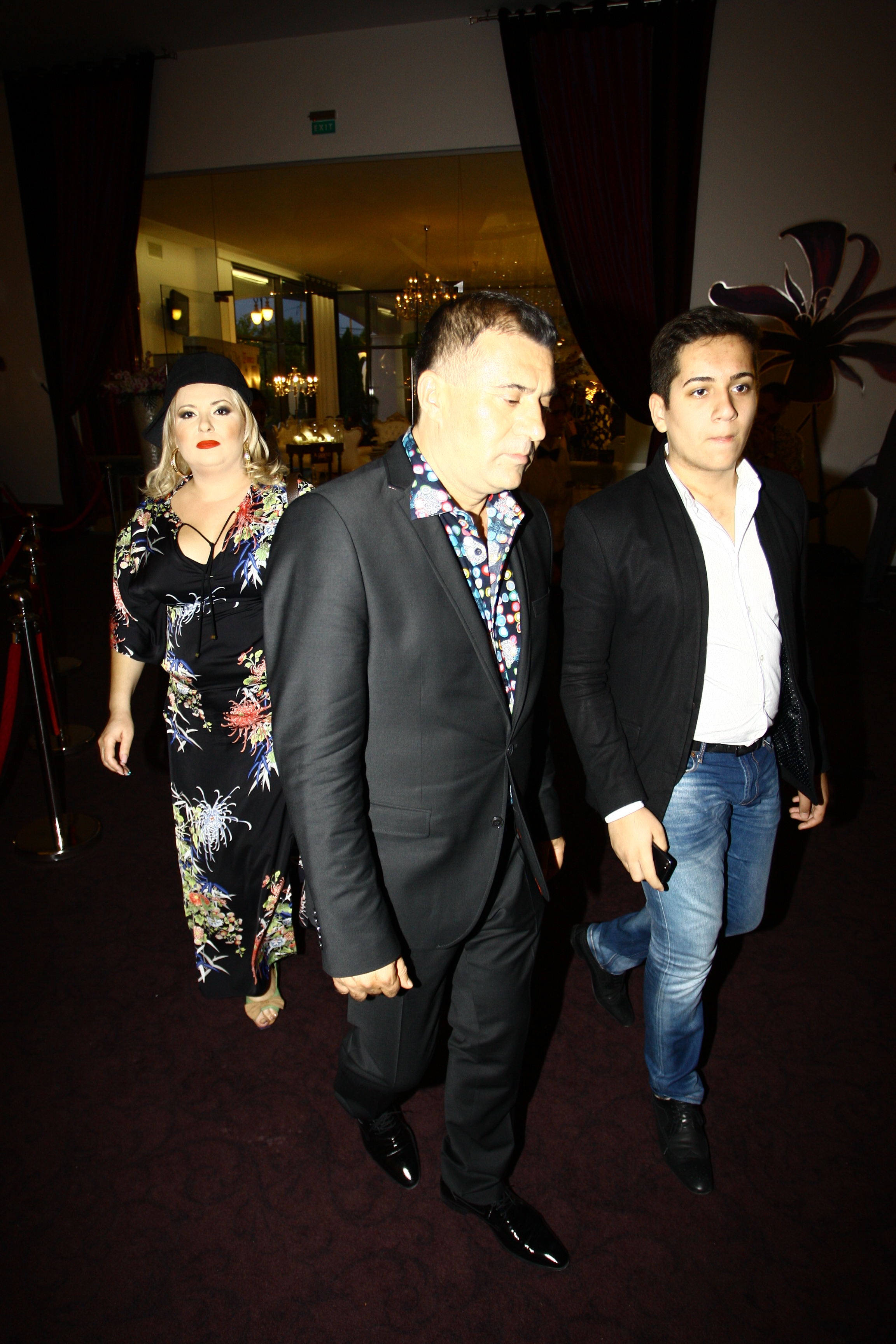Viorica, Ionita si fiul sau au ajuns impreuna la eveniment