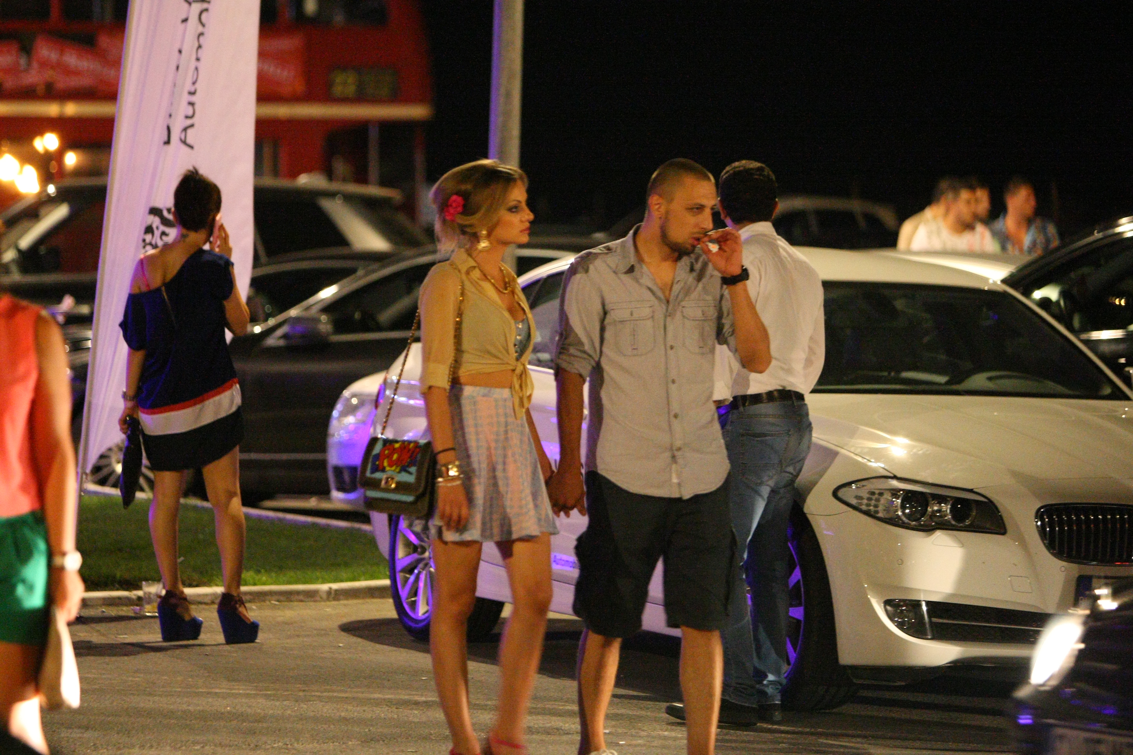 Desi au fost fotografiati tinandu-se de mana, Alexandra Stan si Marcel Prodan au negat mereu ca ar avea o relatie sentimentala