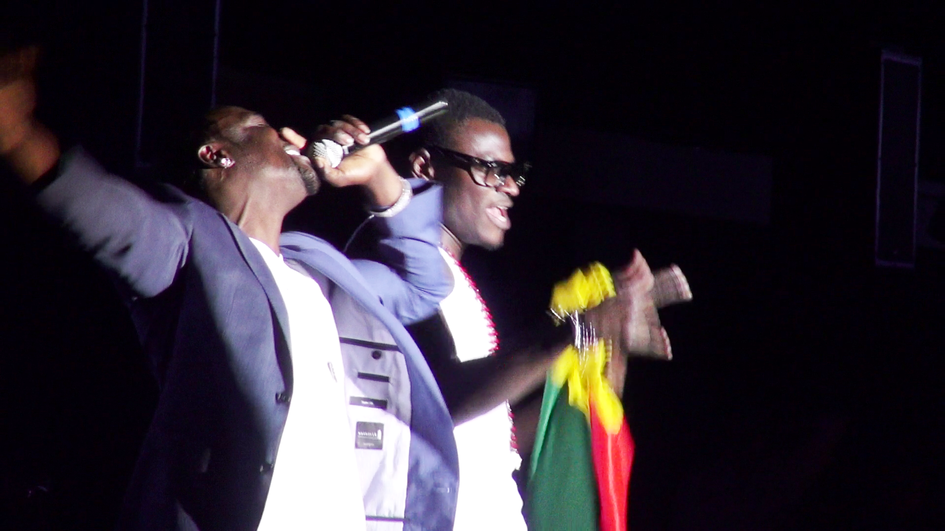 N'Doye a urcat pe scena cu steagul Senegalului