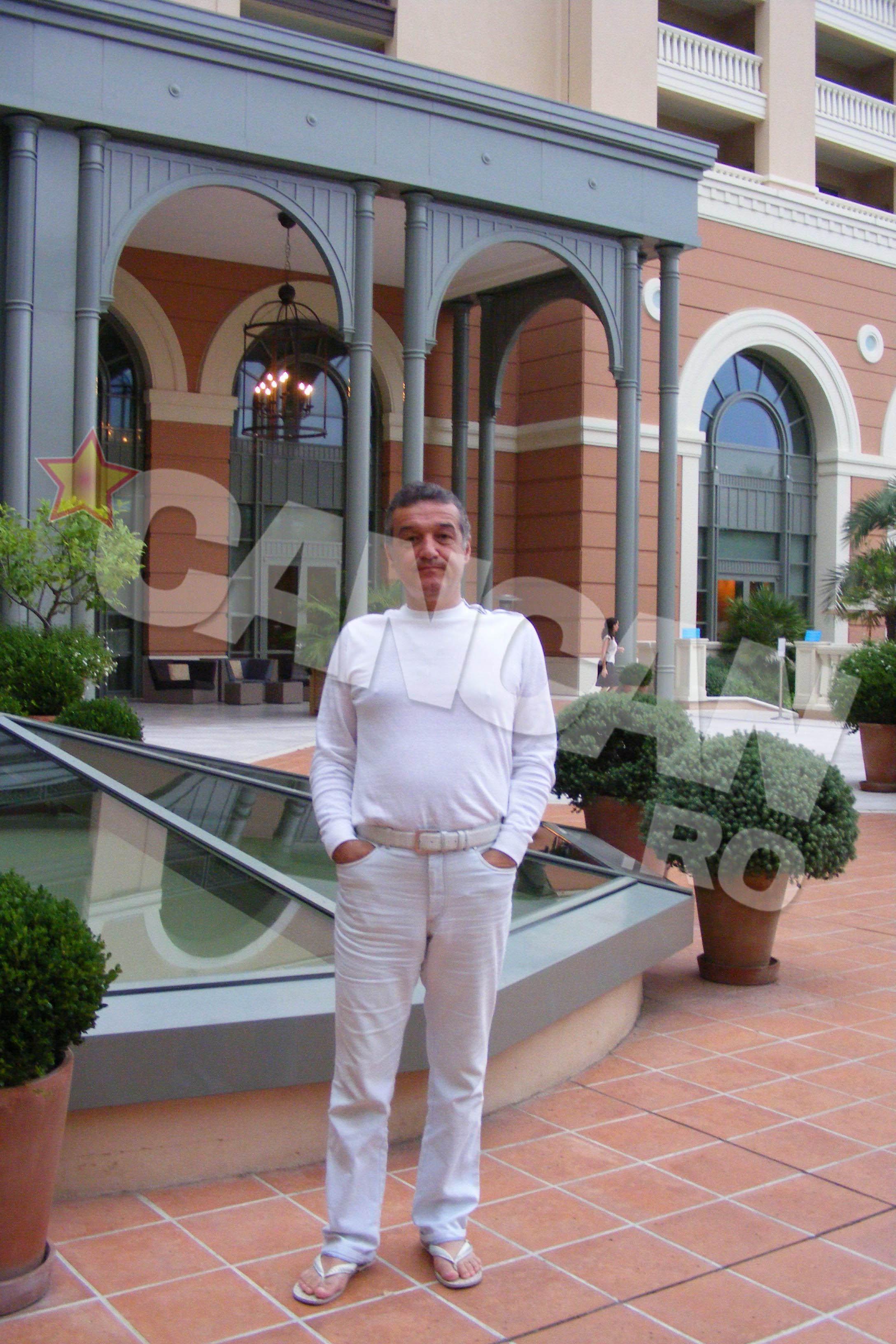 Gigi Becali nu putea rata Coasta de Azur asa ca, nu demult, si-a dus familia in vacanta acolo