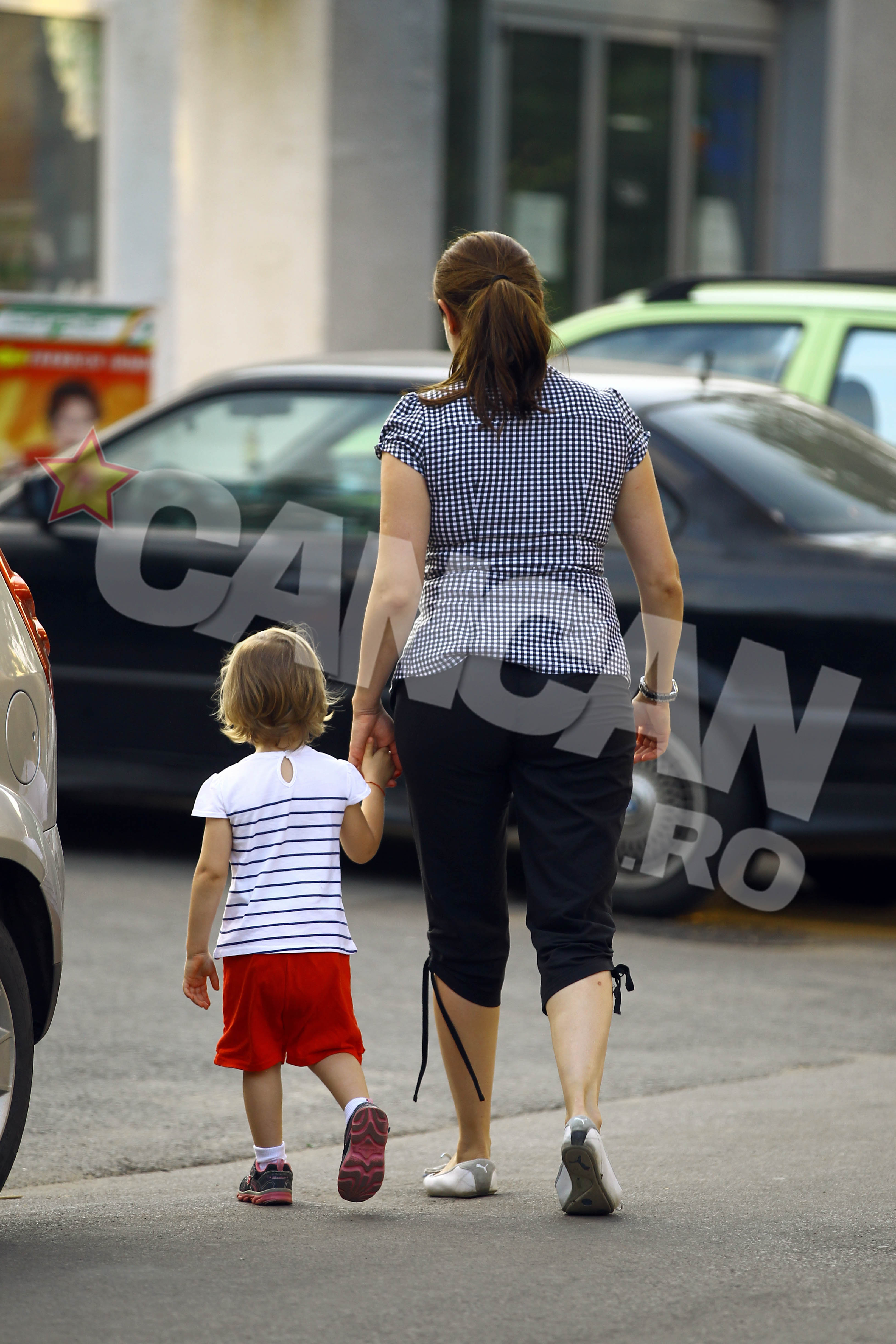 Formele de altadata ale Adrianei au ramas dupa doua nasteri doar o amintire frumoasa