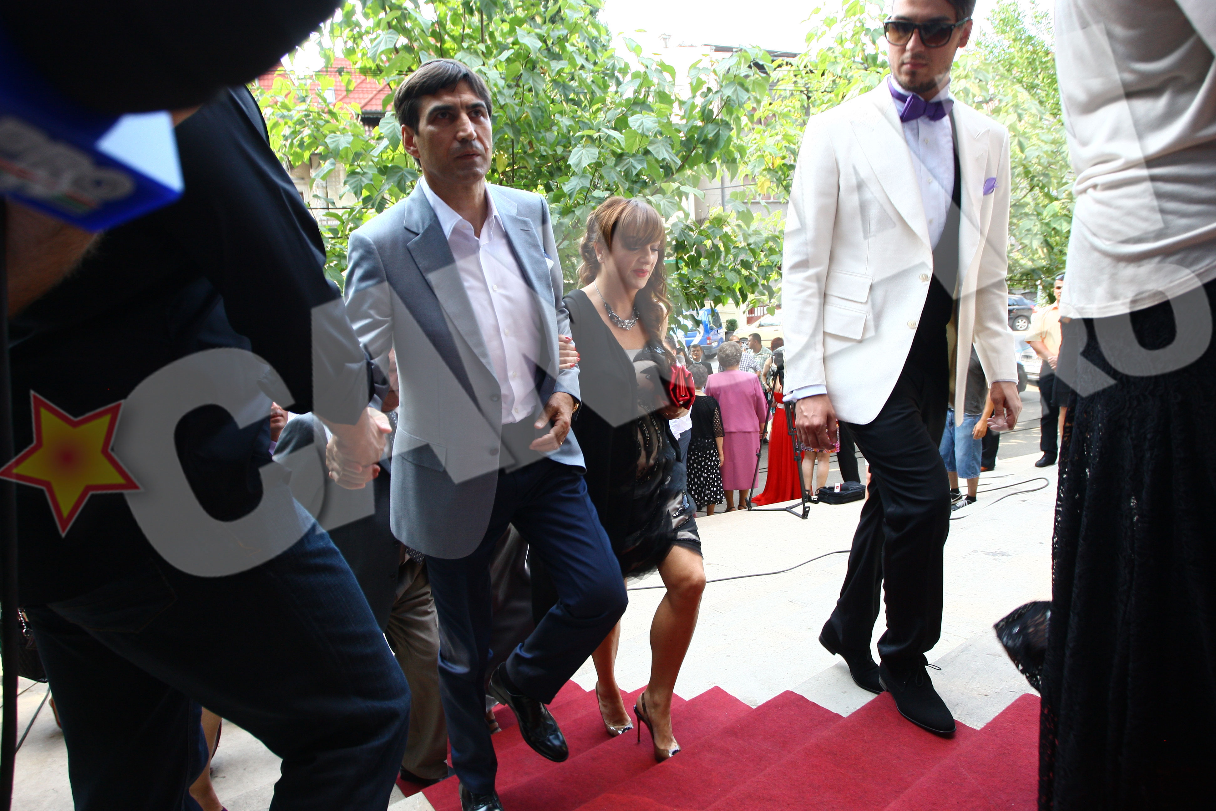 Victor Piturca s-a imbracat la patru ace pentru cel mai important eveniment din viata lui. Nici sotia selectionerului nu a fost mai prejos