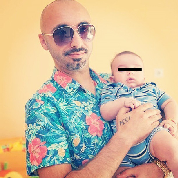 Artistul a botezat un baitel in urma cu cateva zile