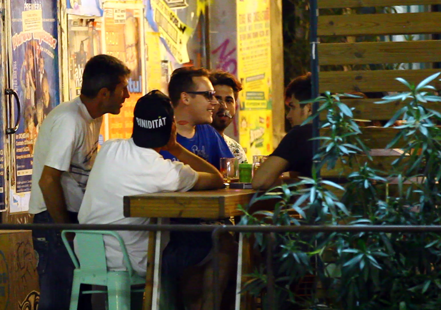 Whats up si-a scos noul tatuaj la vedere