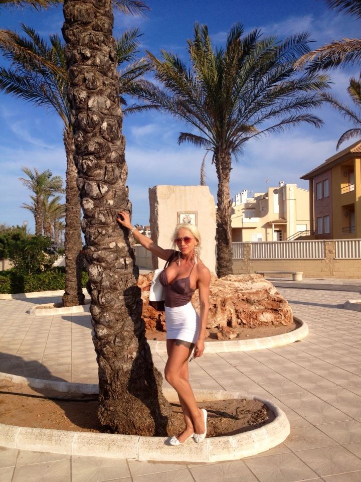 Fosta starleta porno a vizitat in ultimele saptamani mai multe locatii interesante din Europa