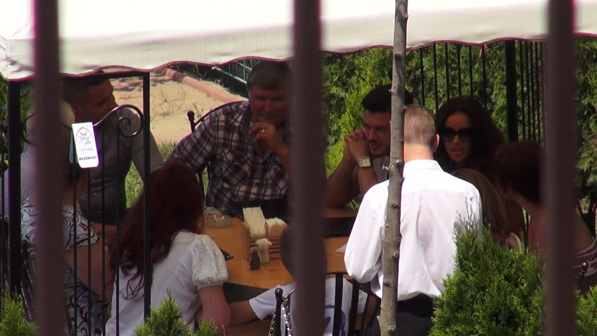 Bianca si Slav si-au adunat familiile sa puna tara la cale si sa cada cu totii de comun acord in privinta cununiei