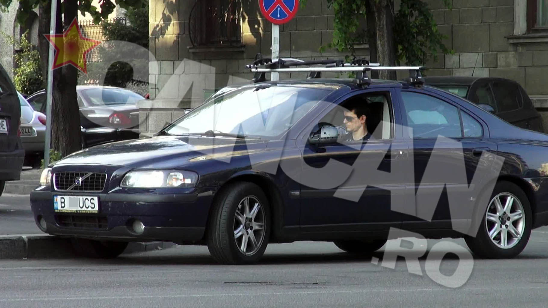 Si pentru ca nu aparea, i-a scris cateva lucruri frumoase pe sms