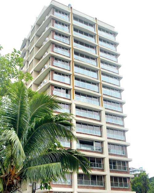 Salman i-ar fi luat casa Iuliei in complexul Rizvi, in cladirea Pacific Heights