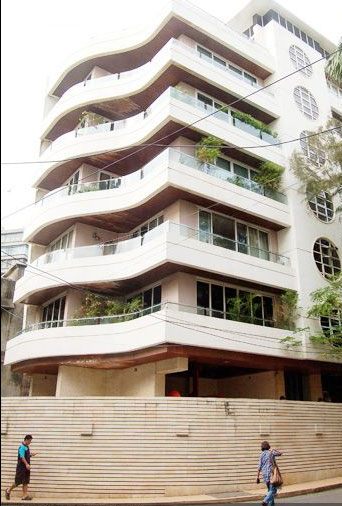Salman Khan mai are un penthouse si in aceasta cladire, in acelasi cartier