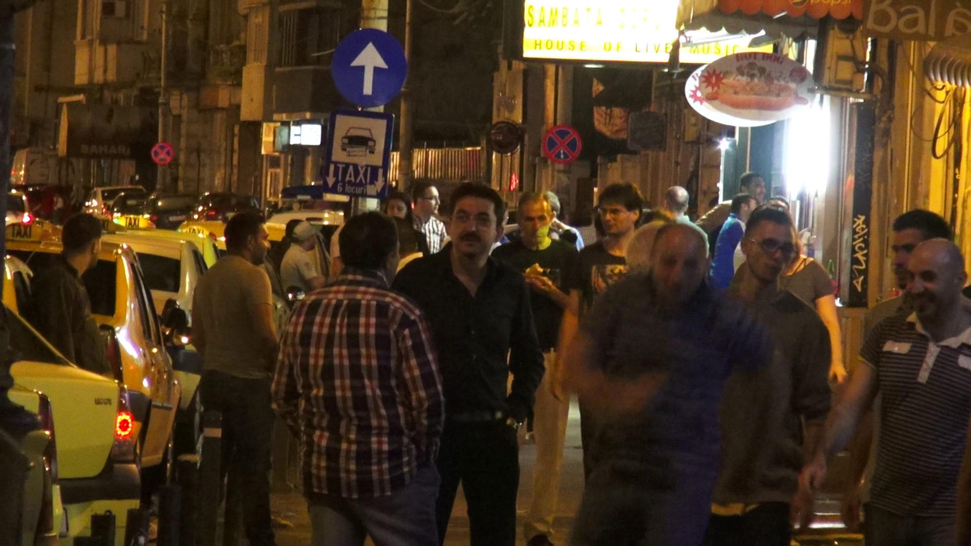 Dyandy a stat o ora de vorba cu un taximetrist