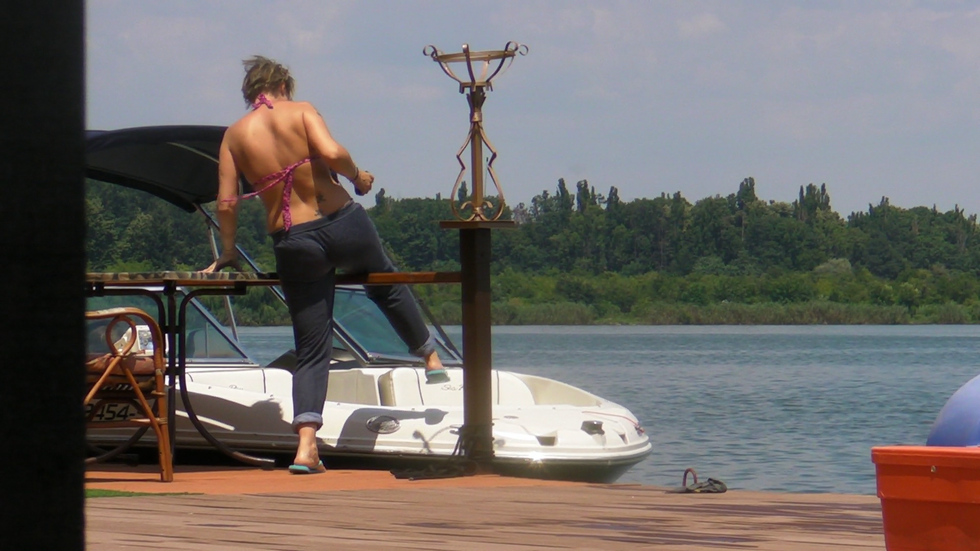 Ana a oferit o priveliste extrem de sexy in momentul in care s-a urcat in barca