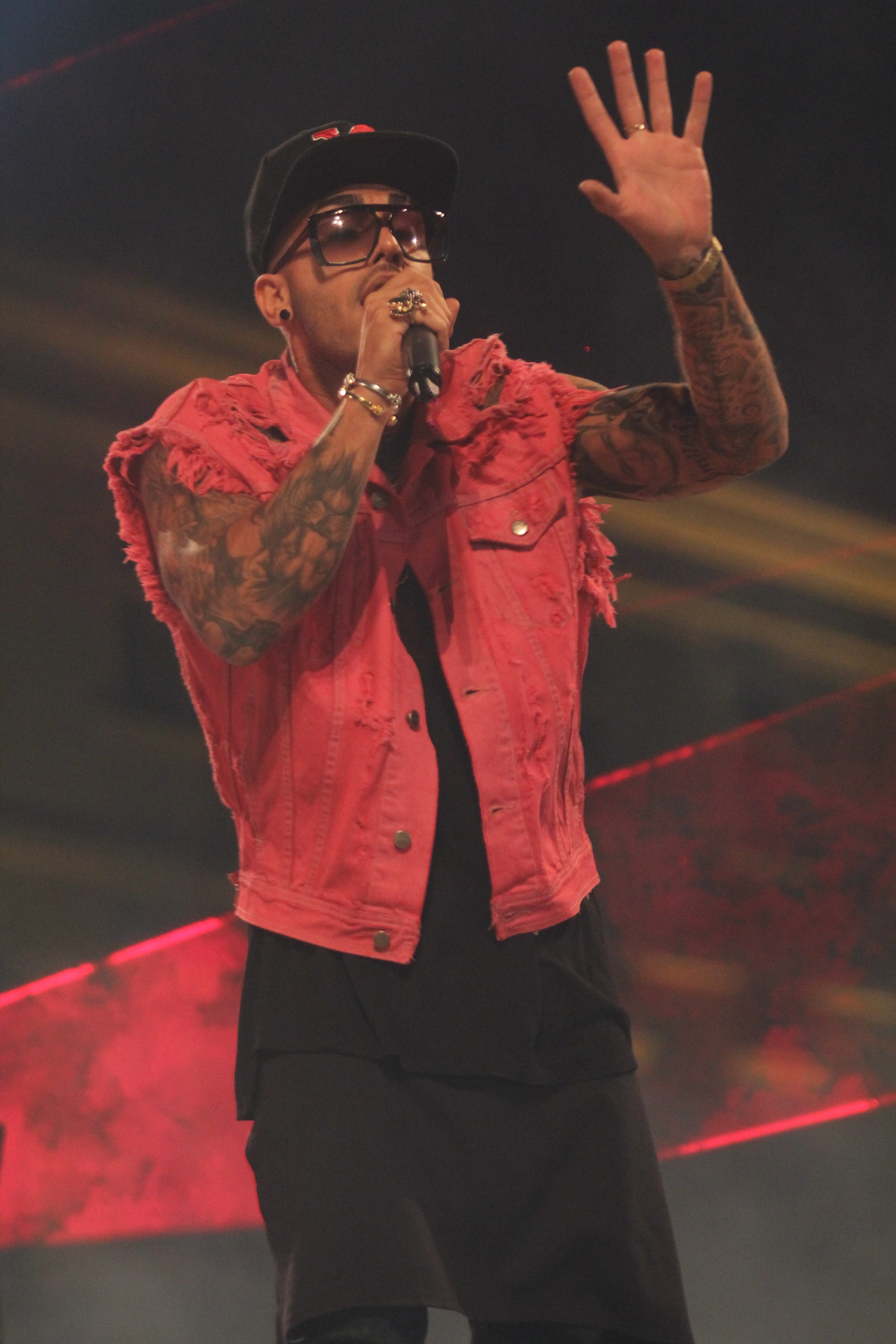 Alex a fost primul care a sustinut un recital in cadrul concursului Miss Models International, tinut la Sibiu